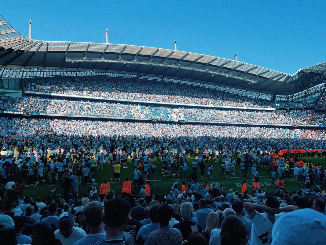 官方：邦马蒂在训练中遭遇腓骨骨折，将至少休战两个月（官方确认：邦马蒂训练时腓骨骨折，至少伤停两个月）
