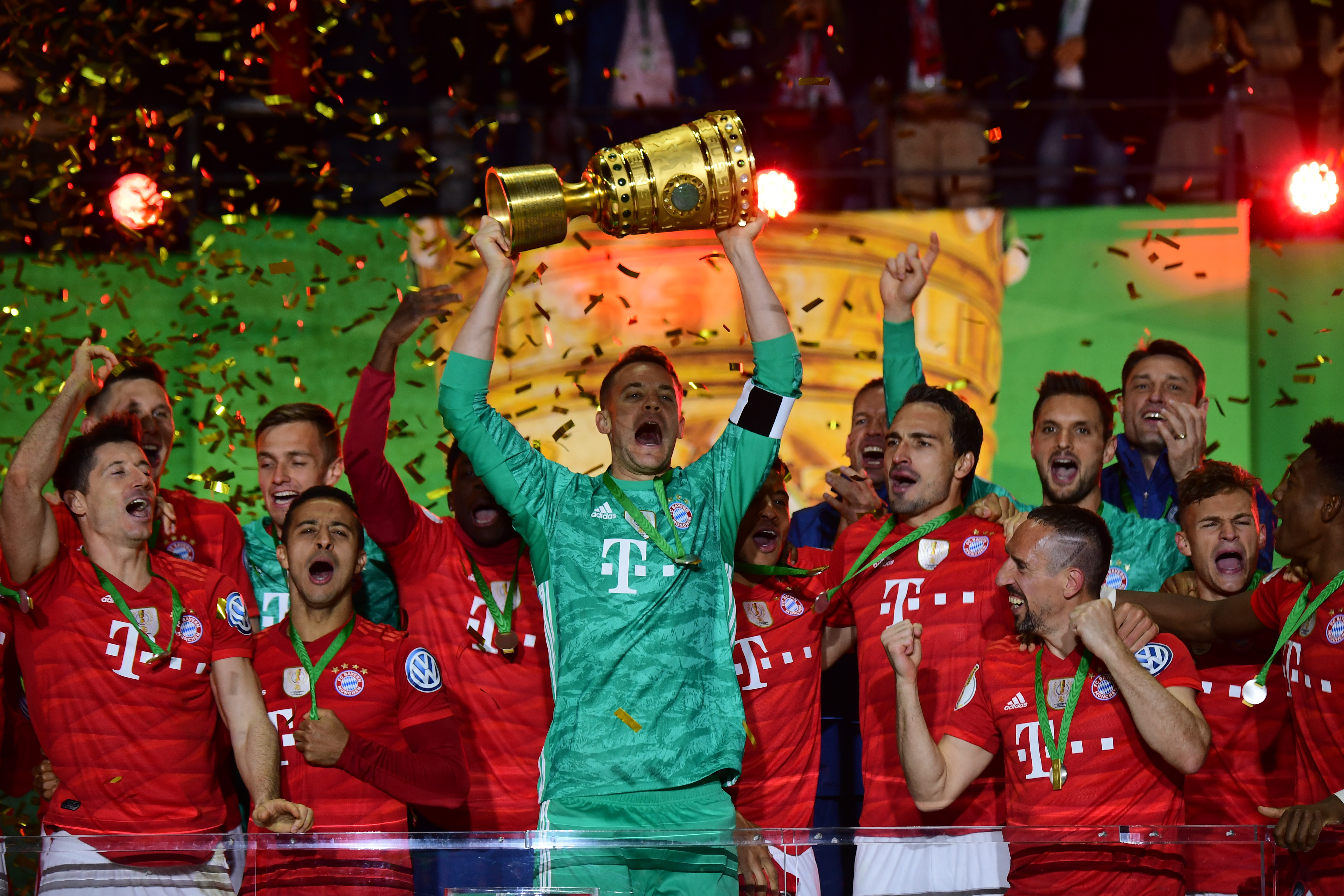 官方：阿根廷国家队补招维拉中场布恩迪亚（阿根廷队官方：增补征召维拉中场布恩迪亚）