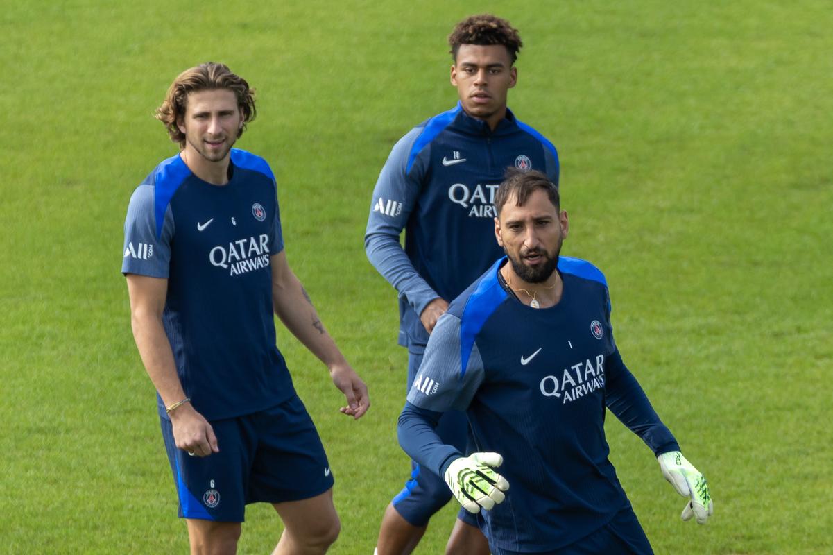 路易斯-迪亚斯导致阿什拉夫受伤，摩洛哥记者：你是个罪犯（阿什拉夫受伤引争议，摩洛哥记者怒斥路易斯-迪亚斯：“你是罪犯”）