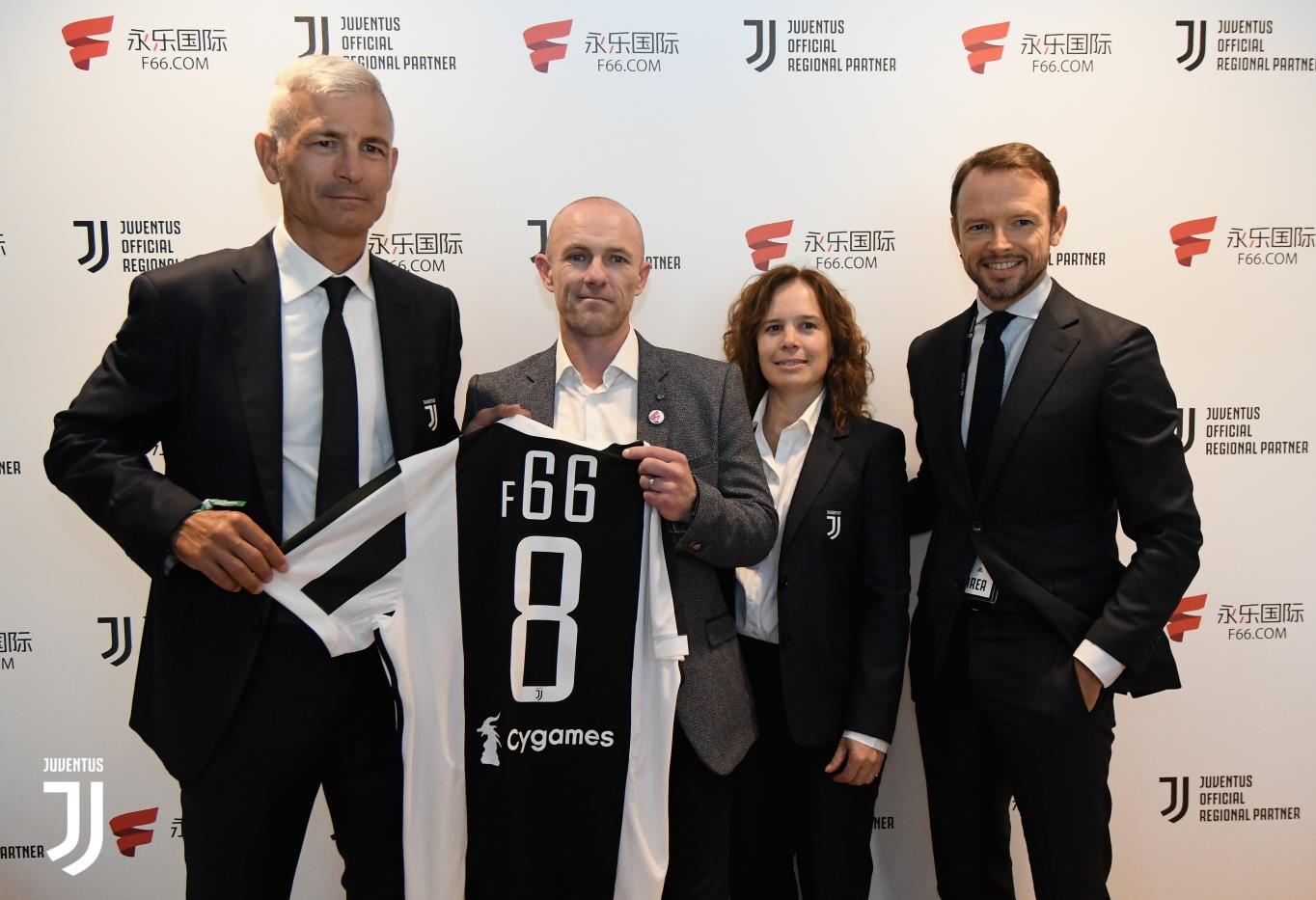 青训负责人：埃斯特旺曾在脚趾骨折的情况下坚持上场（青训主管：埃斯特旺脚趾骨折仍坚持出战）