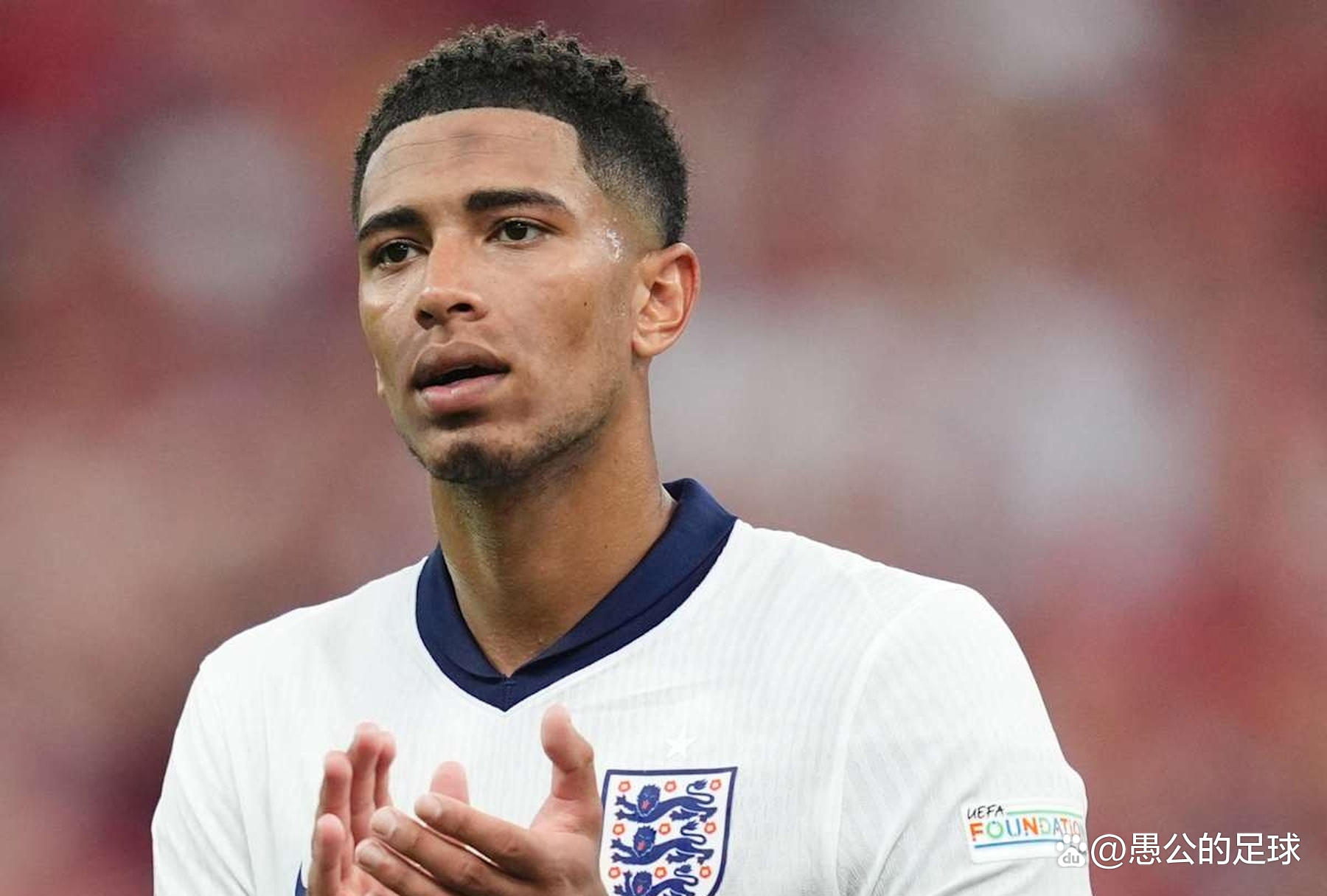 开香槟！中国女排3-1战胜日本豪取3连胜！赵勇变阵封神（中国女排3-1击败日本豪取三连胜，赵勇临场变阵立奇功）