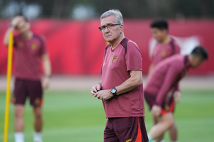 毕包主帅：巴黎是欧冠冠军，这一分是拼尽全力才换来的（毕包主帅：巴黎堪称欧冠冠军，这一分是硬拼到底的结果）