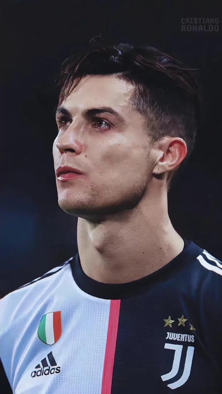 德甲战报：迪亚斯传射、杰克逊锁胜局，拜仁3-1圣保利（德甲：迪亚斯传射建功，杰克逊终结悬念，拜仁3-1力克圣保利）