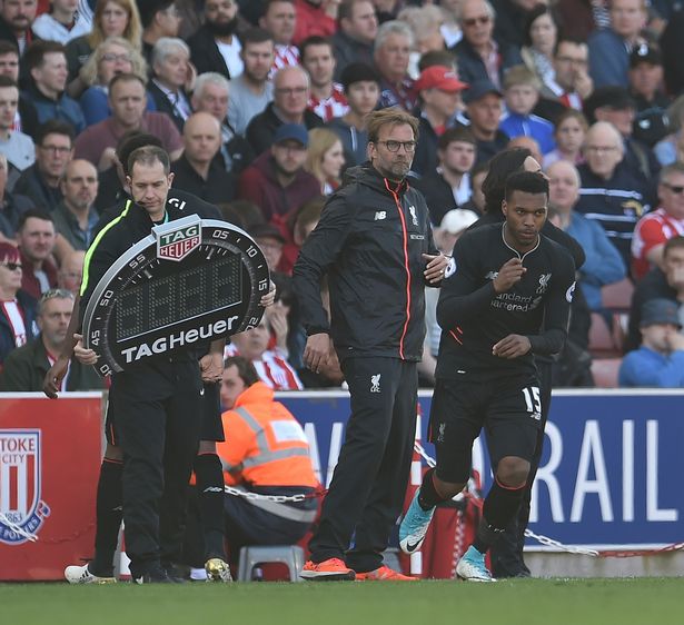 2025／26赛季英超：曼城赚翻了！哈兰德练成绝世头功（2025／26英超：曼城盆满钵满，哈兰德头球无双）