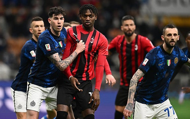 杨瀚森遭伊迪击倒，斯普利特怒喷裁判吃技犯（杨瀚森被伊迪放倒，斯普利特抗议判罚遭吹技犯）